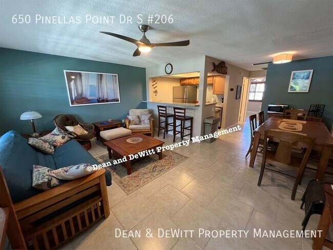 Building Photo - 650 Pinellas Point Dr S