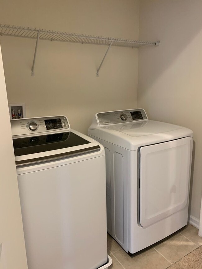 Building Photo - 116 Sequoia Dr