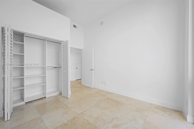 Building Photo - 325 S Biscayne Blvd