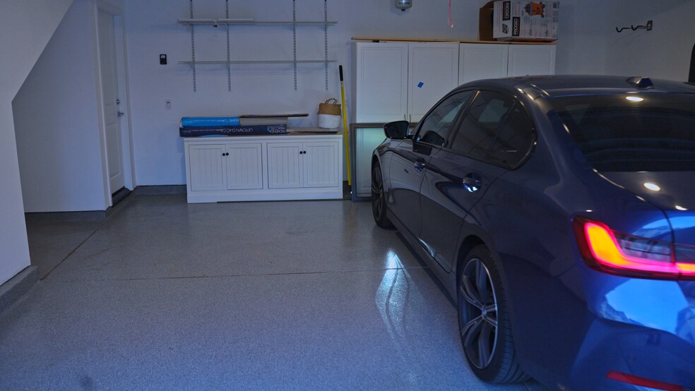 Building Photo - 855 Home Ave