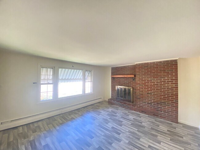 Building Photo - 94 Millville St