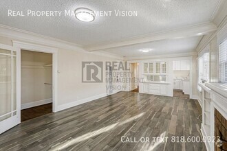 Building Photo - Spacious 1-bedroom 1-bath unit in the hear...