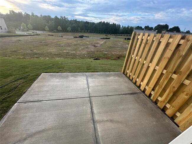 Building Photo - 23 Berryville Dr