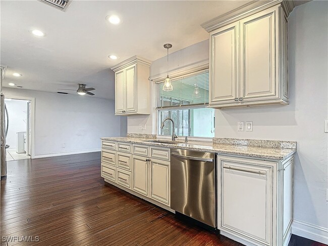 Building Photo - 4348 Beechwood Lake Dr