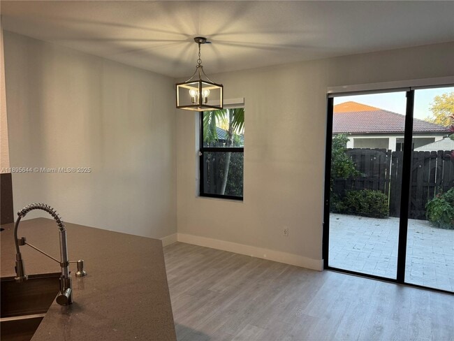 Building Photo - 4259 SW 164th Ct