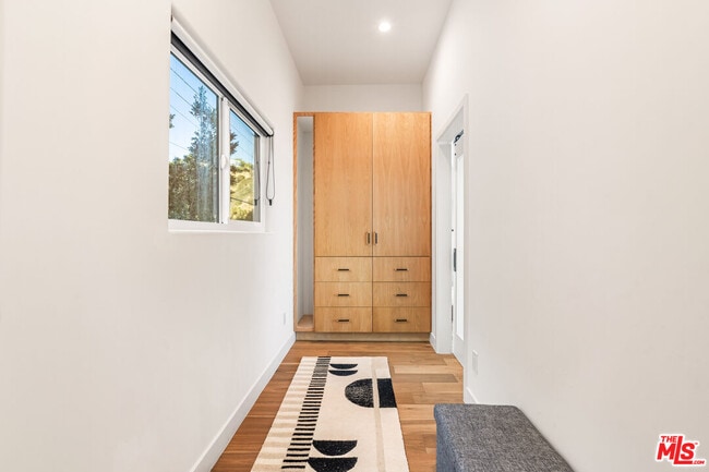 Building Photo - 8425 Hillside Ave