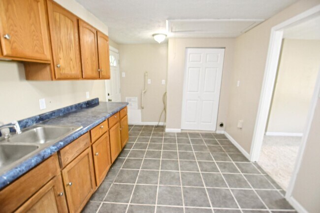 Building Photo - South Bend home for rent