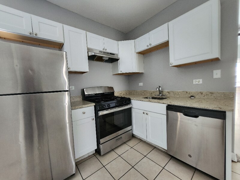 Building Photo - 7308 S Kenwood Ave