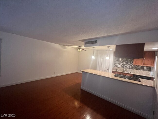 Building Photo - 1467 Lorilyn Ave