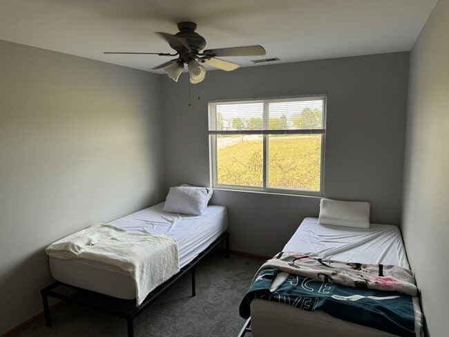 Building Photo - 16446 Newcastle Way