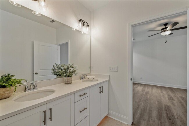 Building Photo - 5646 Native Oak Dr