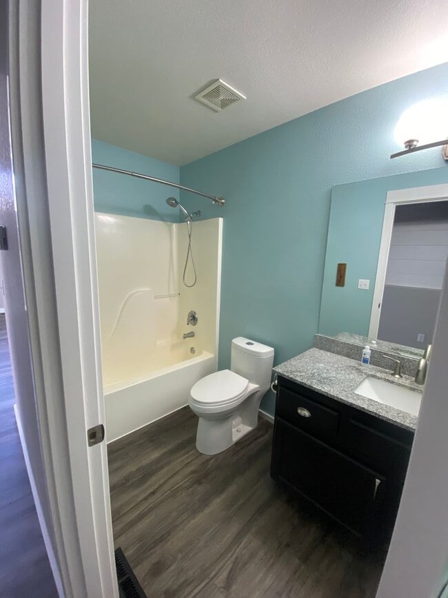 Building Photo - Beautifully Updated Home Near Dry Canyon Trailhead