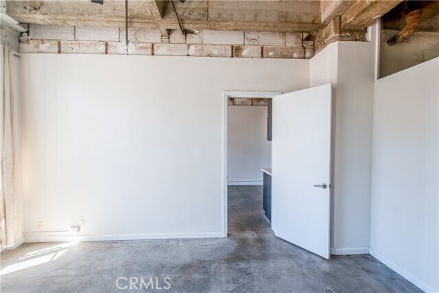 Building Photo - 140 Linden Ave