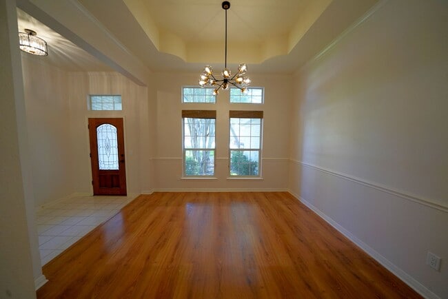 Building Photo - Beautifully Updated Home in Olympia Hills ...
