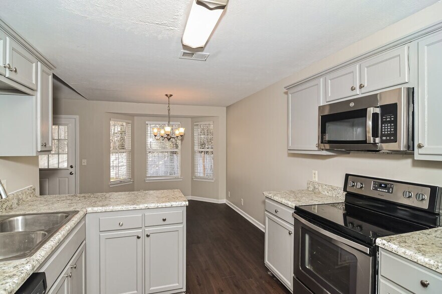 Building Photo - 247 Bill Stewart Blvd