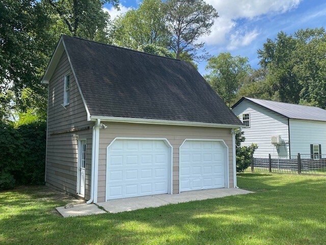 Building Photo - 130 Darryl Dr