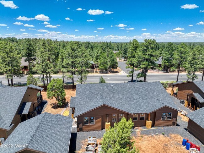 Building Photo - 2890 W Villa Loop