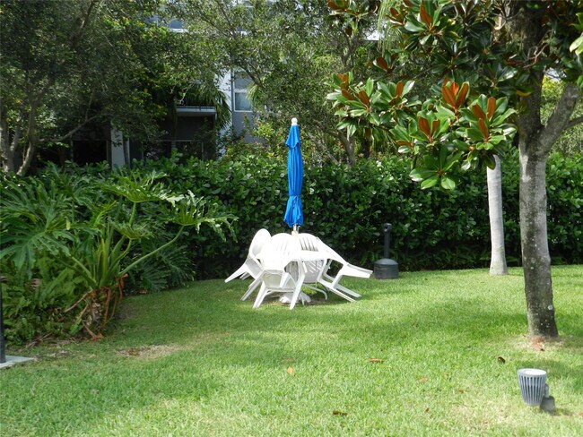 Building Photo - 6307 Bay Club Dr