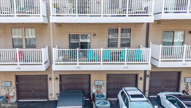 Building Photo - 1126 Madeira Terrace SE