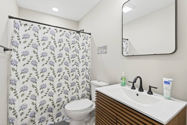 Building Photo - 518 Prospect St