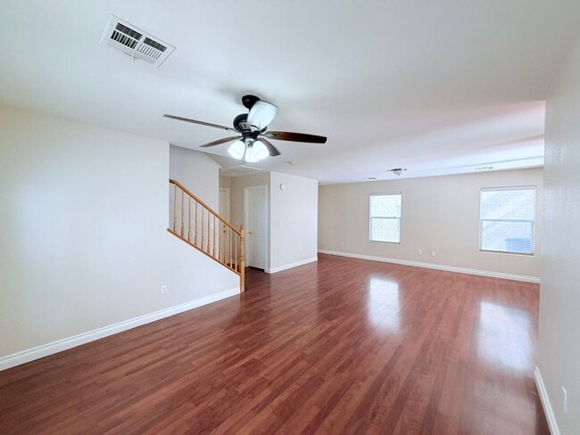 Building Photo - Great Upgraded SFH in Southern Highlands