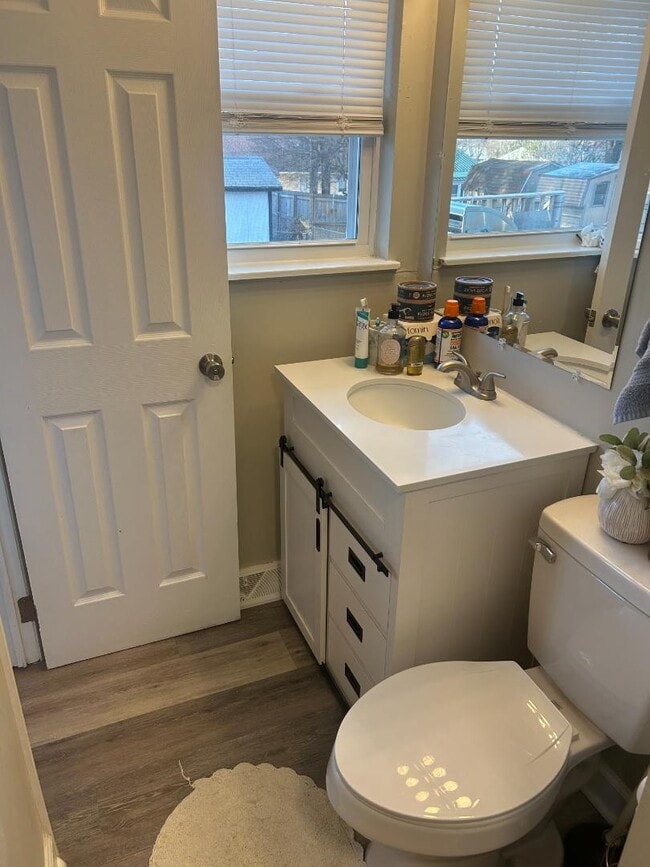 Building Photo - 1425 Deacon St