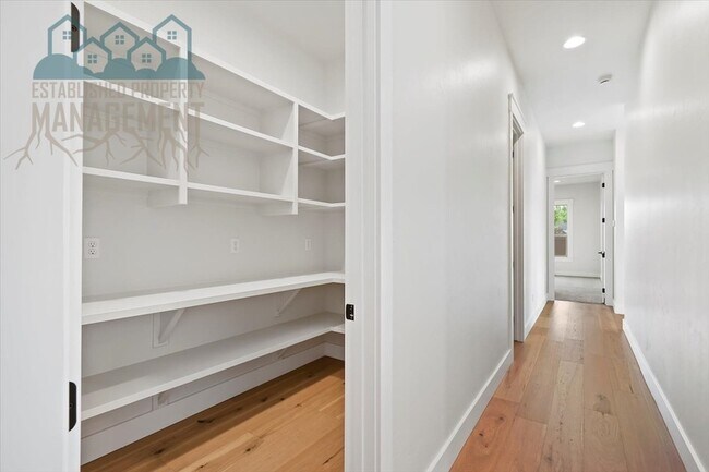 Building Photo - 10642 W Lothbury Dr