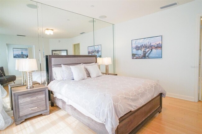 Building Photo - 505 Mandalay Ave