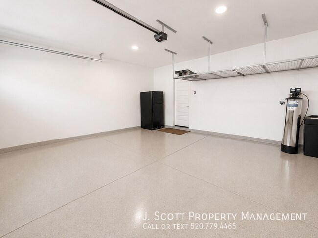 Building Photo - 3347 South Lily-