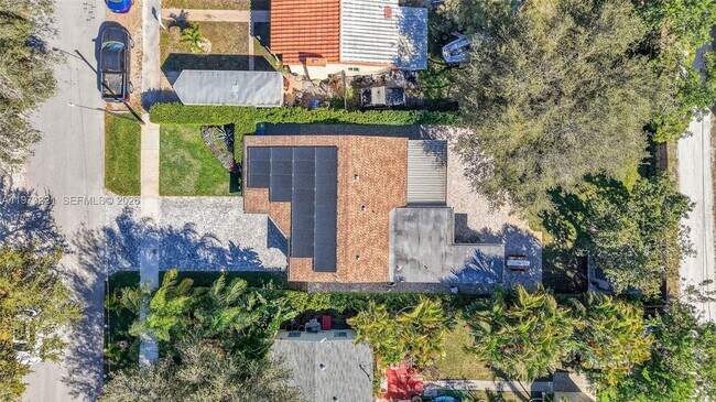 Building Photo - 252 SW 23rd St