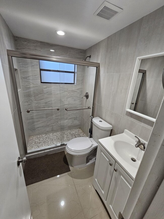 Building Photo - 3307 NW 108th Dr