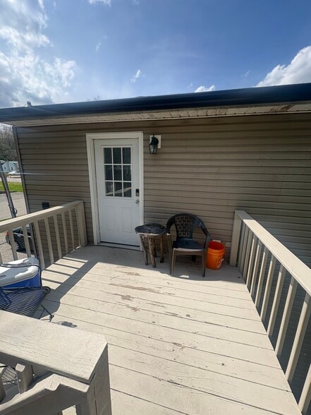 Building Photo - 311 Railroad St