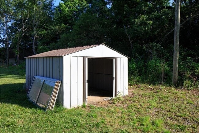 Building Photo - 2815 Dahlonega Hwy