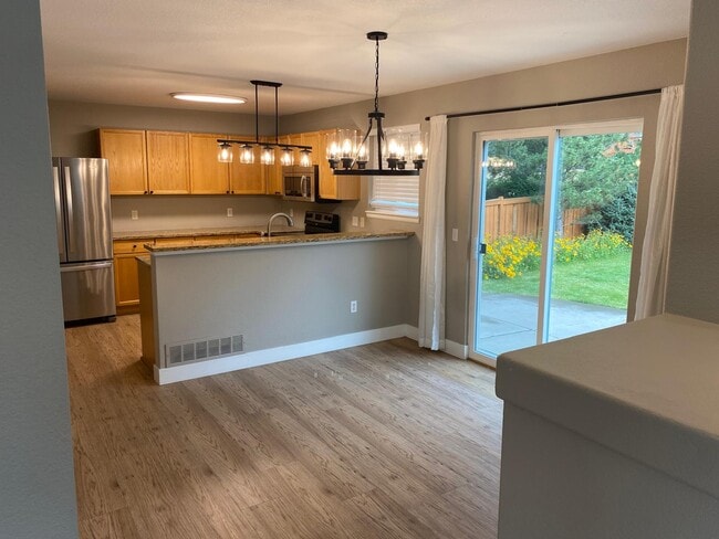 Building Photo - 486 Balsa Dr