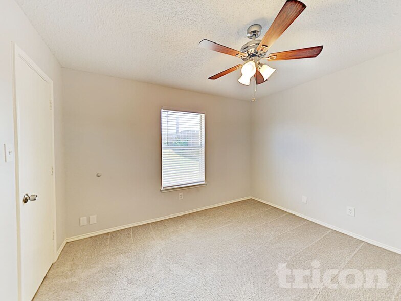 Building Photo - 714 Charles City Dr