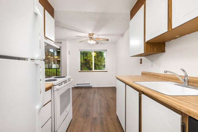 Building Photo - 2020 Grant Ave S