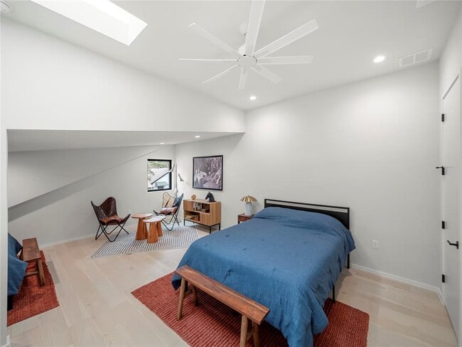 Building Photo - 2107 Brackenridge St
