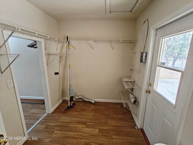 Building Photo - 588 Madeira Dr