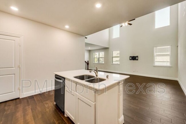 Building Photo - 6013 Wildflower Wy