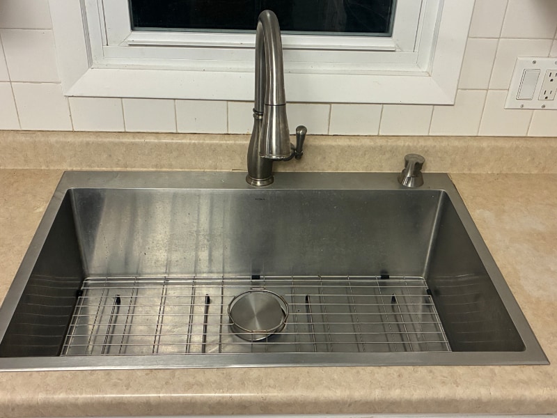 Building Photo - W649 Hillview Dr