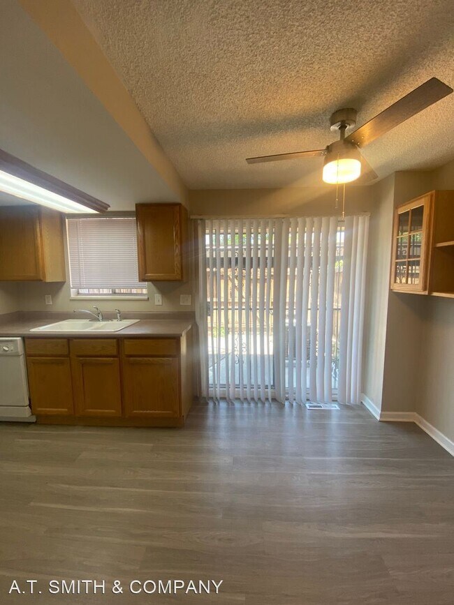 Building Photo - 2 br, 1.5 bath House - 1791 Quail Street