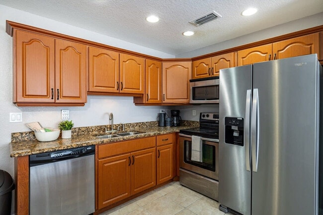 Building Photo - 2454 Whitman St