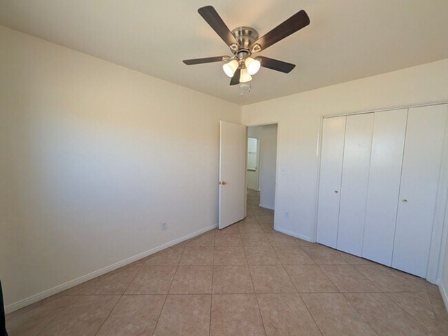 Building Photo - 801 S Orange Ave