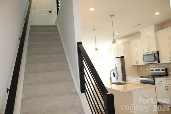 Building Photo - 1340 Hamilton St