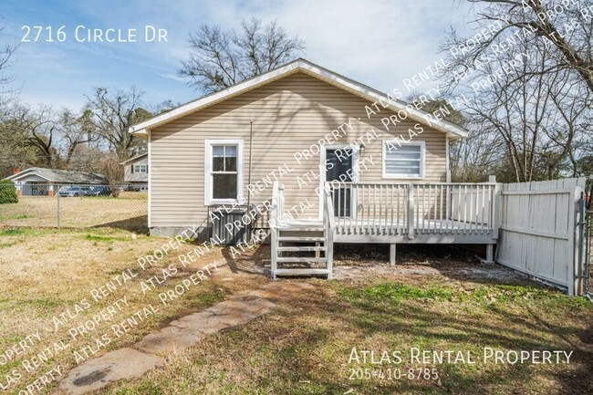 Building Photo - Charming Corner-Lot Gem in Hueytown – Full...