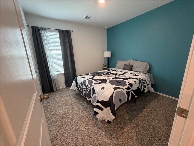 Building Photo - 1135 Juniper Vis Dr