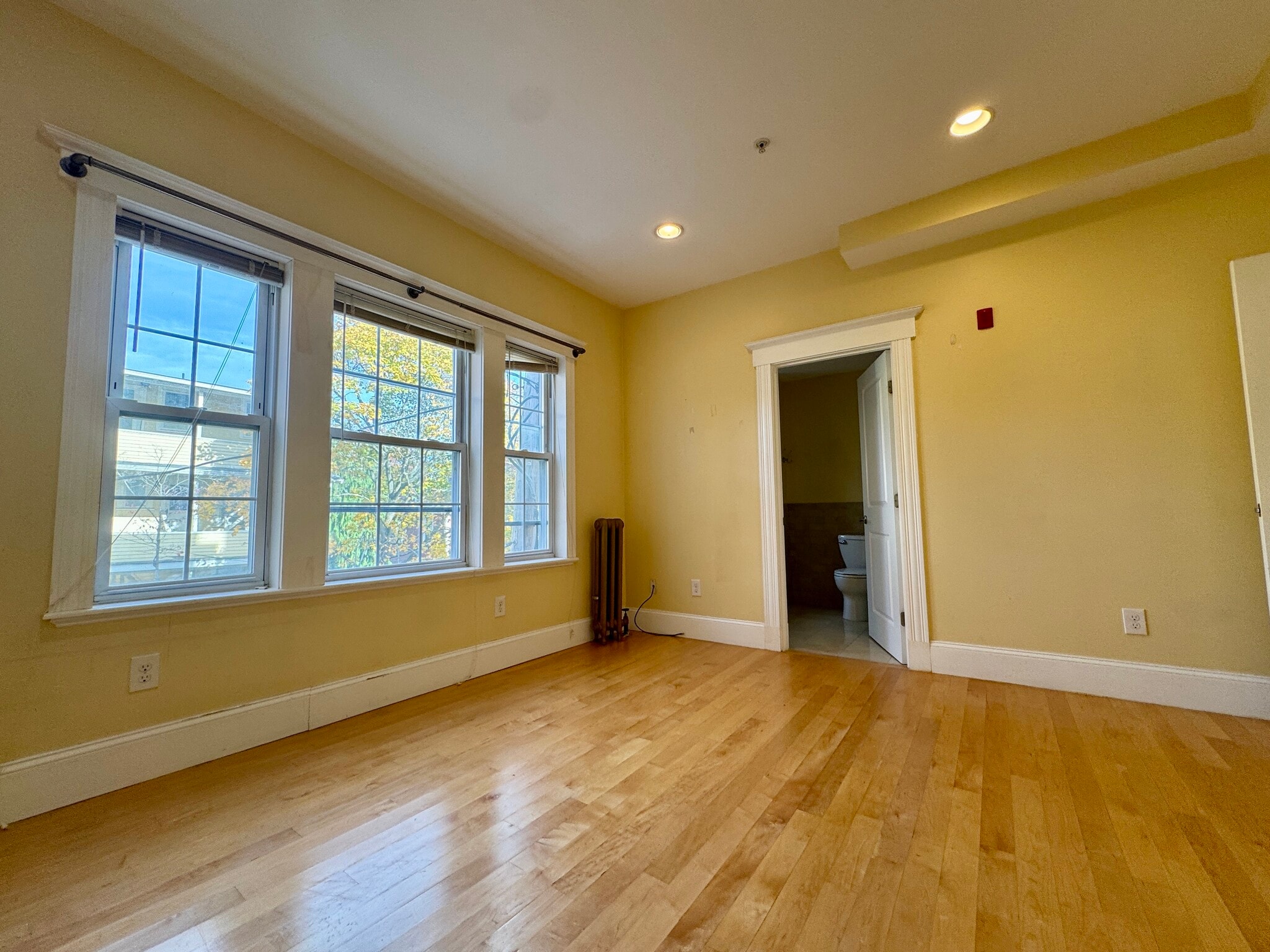 Building Photo - 156 Magazine St