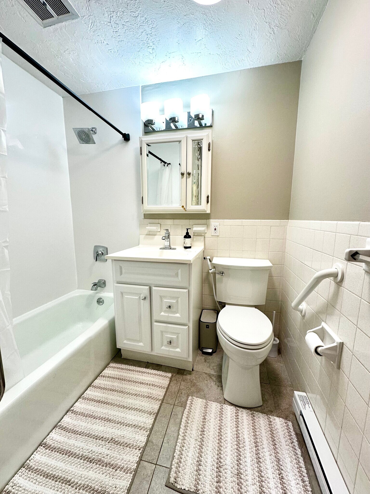 Building Photo - 39 Pleasant St