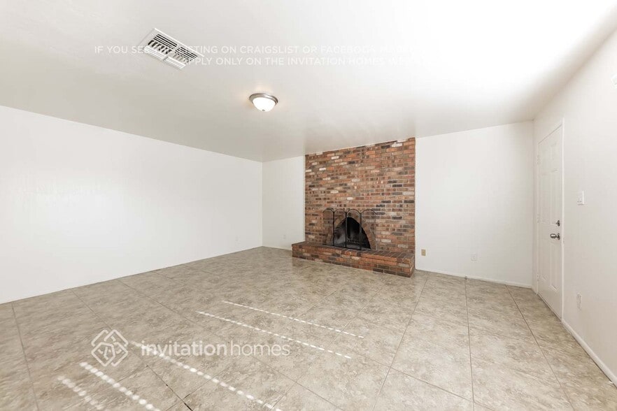 Building Photo - 3424 W Bloomfield Rd