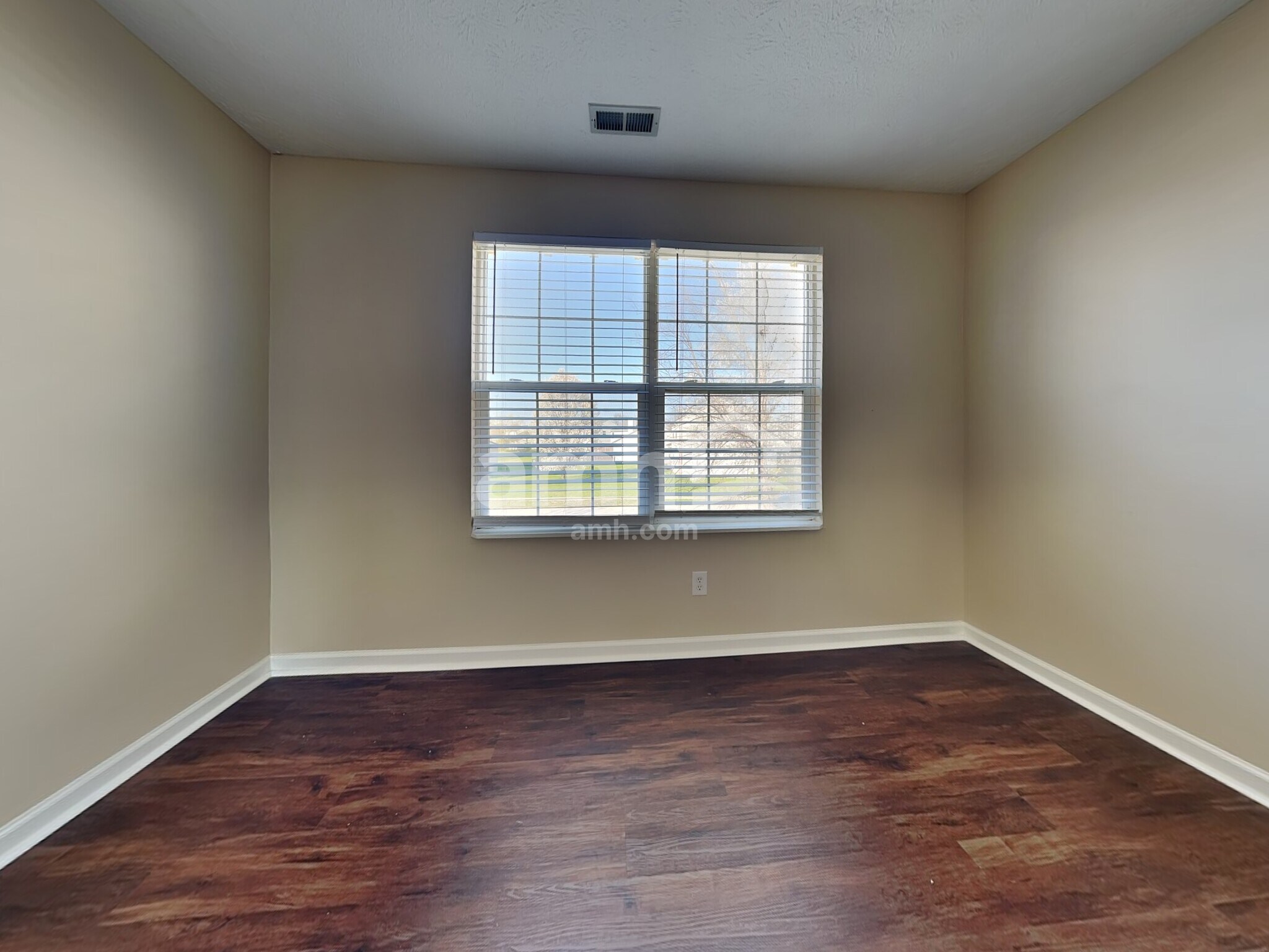 Building Photo - 3207 Creekshore Dr